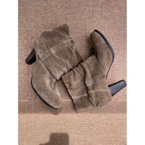 BCBGeneration Ankle Boots  Women's‎ 8.5 Suede Leather Ankle Boots Heel Brown